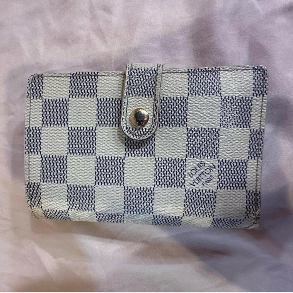 Louis Vuitton Damier Azur
Portefeuille Viennois Wallet